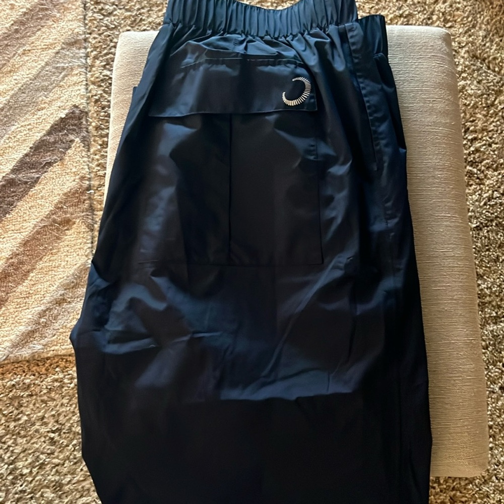 Zero Restriction Navy  Rain Pants - Size XL with adjustable buttons and zippers